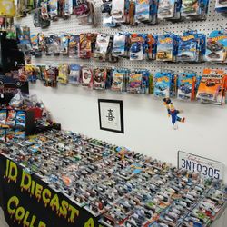 Hot wheels, Model Cars, Toys, Pokémon, Trains, Bobble Heads