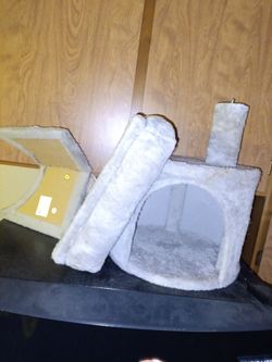 Cat house scratcher