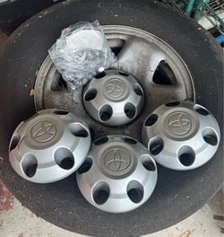 2016 -2023 Toyota Tacoma wheels and tires 245/75 R16 with Caps and lugnuts