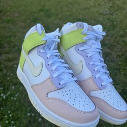 Nike Dunk Pastel Size 8 Brand New