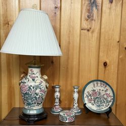 Vintage Chinese Style Lamp And Matching Pieces 