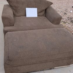 Free Big Chair And Ottoman