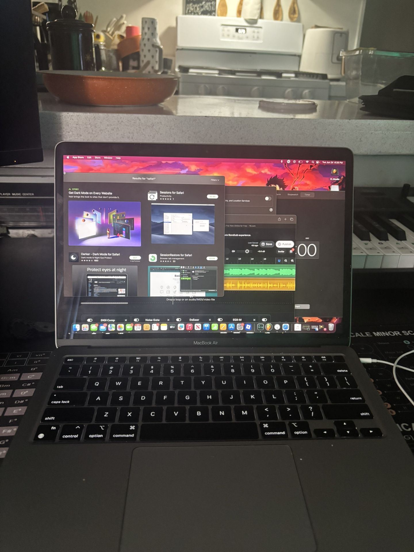 MacBook M1 (2020)