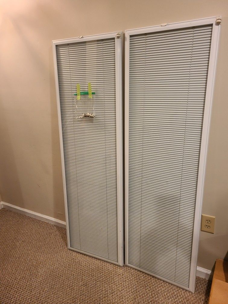 Enclosed Patio Door Mini Blinds. for Sale in Hillcrest Heights, MD