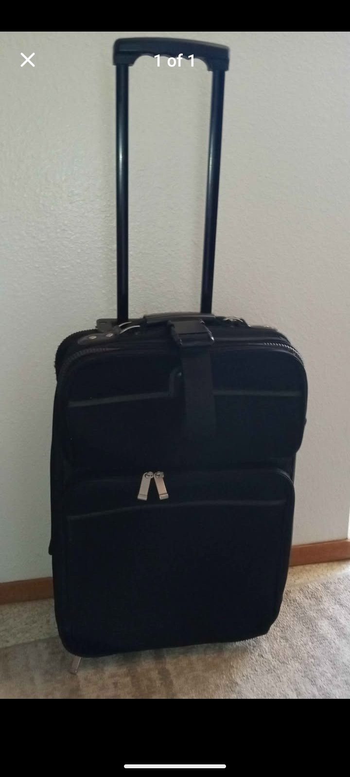 Rolling suitcase