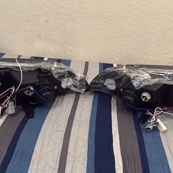 Spec-D Projector Headlights BMW 323i 325i 328i 330i E46 Sedan (99-01) Dual Halo LED - Black or Chrome