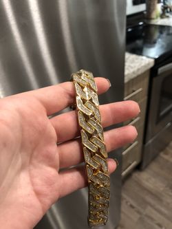 New 18 k yellow gold bracelet