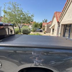 Chevrolet Undercover Hard Tonneau Cover Hinged For 79inch Bed