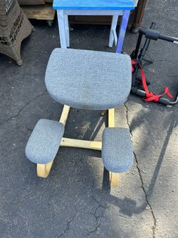 Kneeling chair