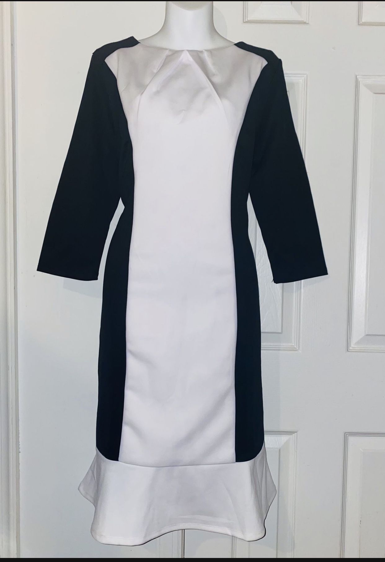 Very nice dress masseys new never used size (L)