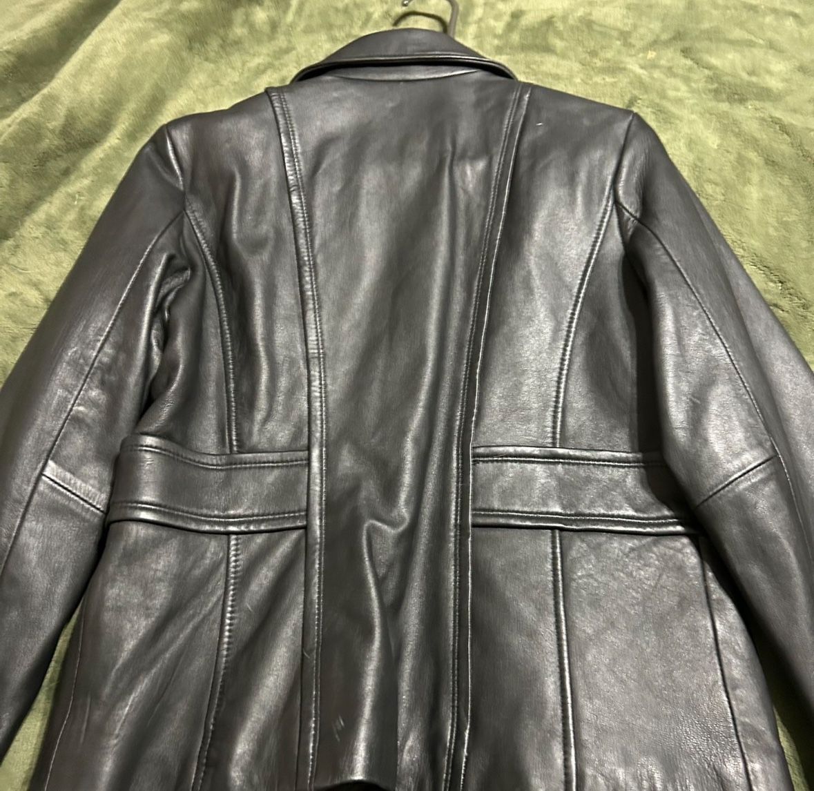 Women’s Medium Leather Jacket
