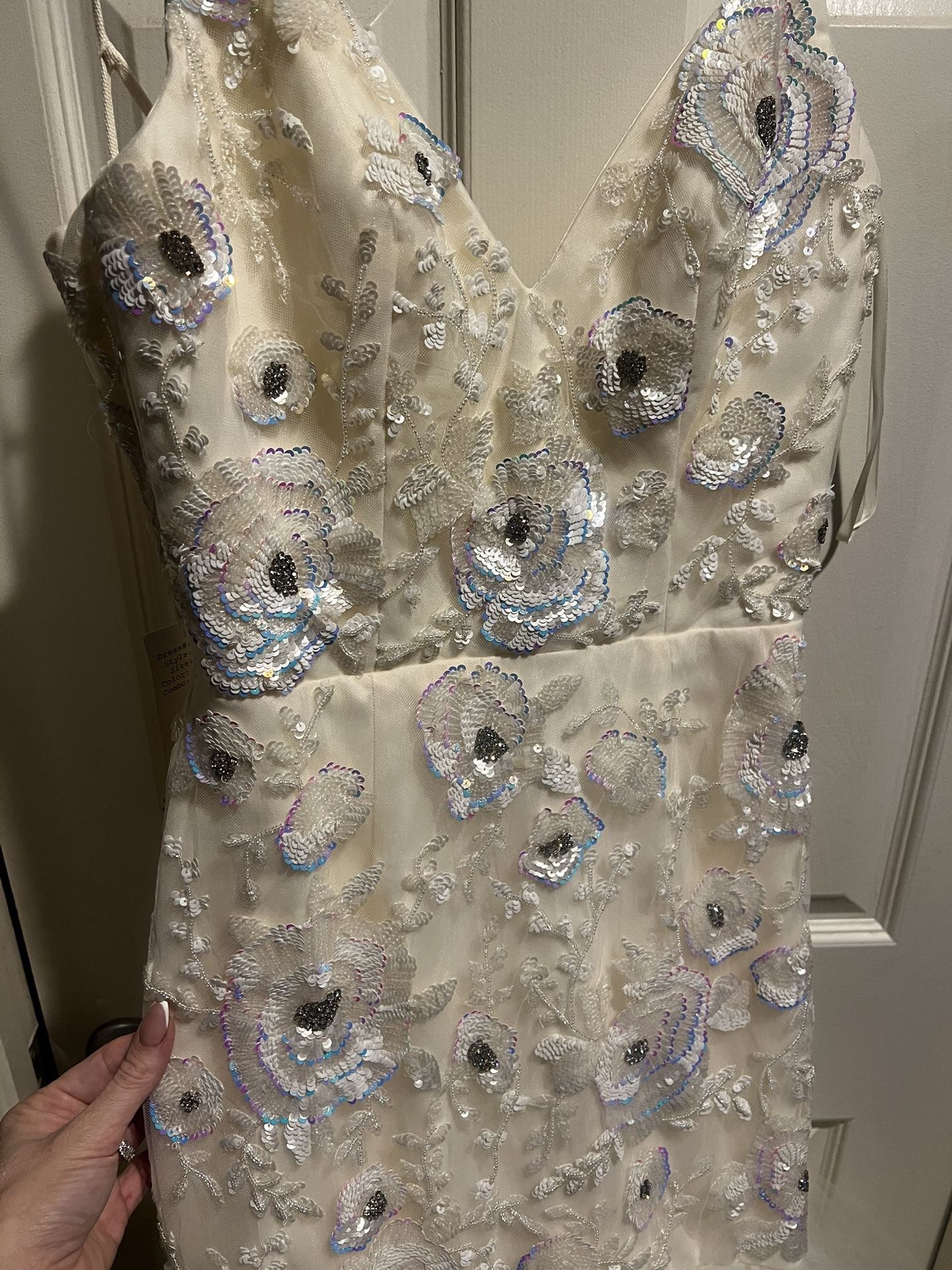 Brand New, Never Been Worn Wedding Dress
