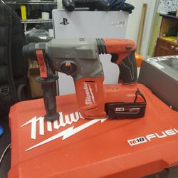 MILWAUKEE ROTARY HAMMER LIKE NEW
