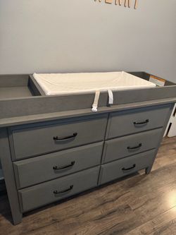 Dresser organizer topper