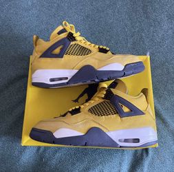 Jordan 4 Lightning 