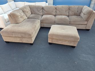 Free delivery nearby of sectional couch