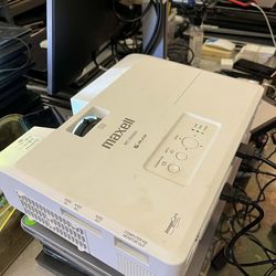 Maxell MC-EX3551 3LCD Projector 4K 3700 Lumens HDCR2 2160p