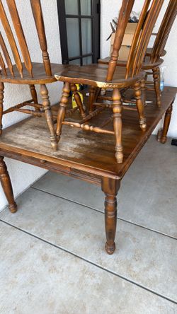 Table and chairs - need gone asap