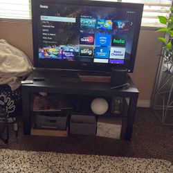 Smart Tv W/ Roku Device + Coffee Table