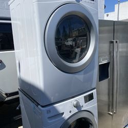 Kenmore Washer And Dryer $749