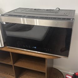 Samsung - Bespoke 2.1 Cu. Ft. Over-the-Range Microwave with Sensor Cooking and Edge to Edge Glass Display - Stainless Steel