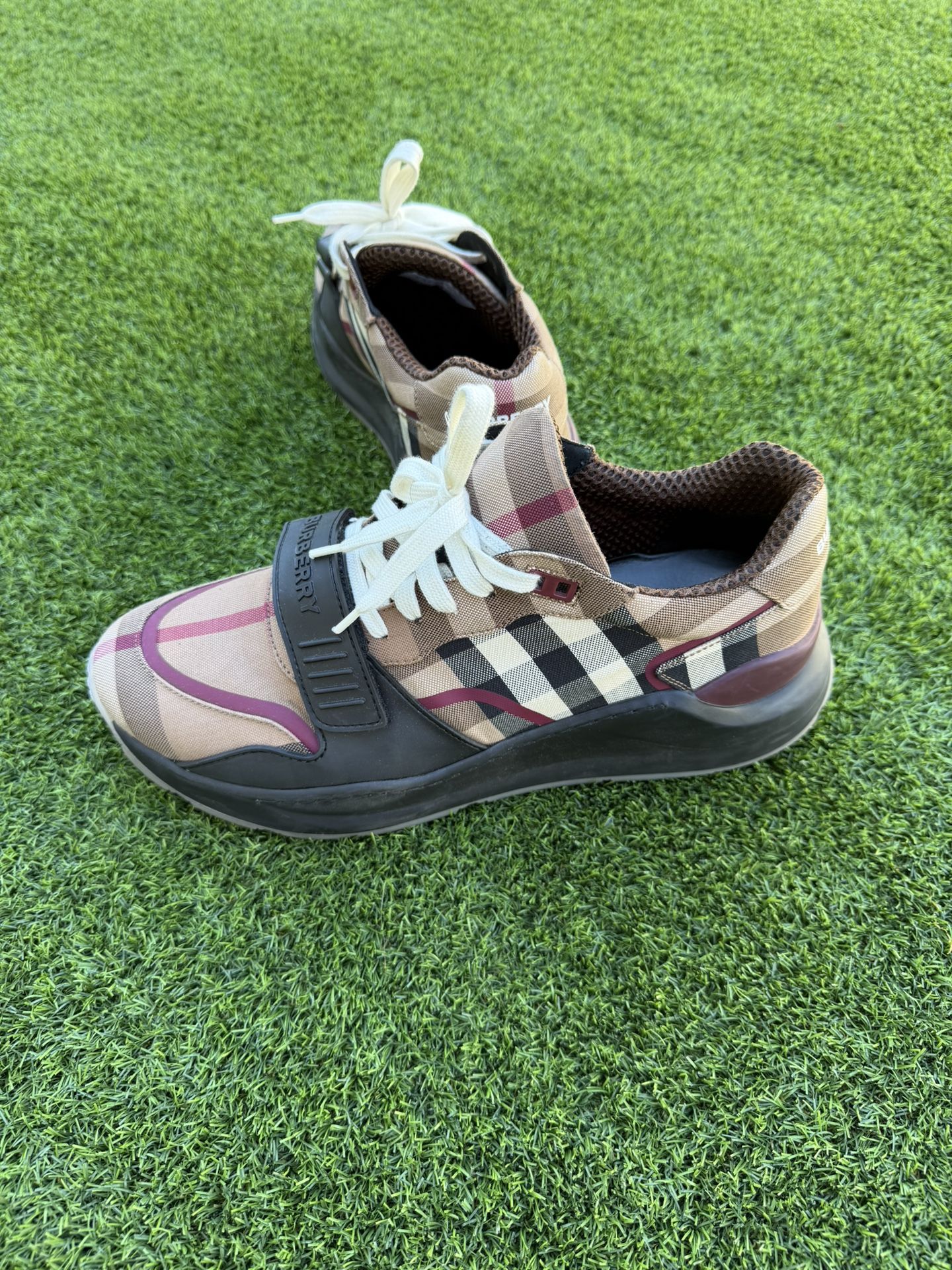Burberry Ramsey Lace-Up Sneakers – Excellent Condition