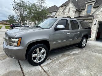 1owner 2012 Chevrolet suburban LTZ 4x4 5.3 V8
