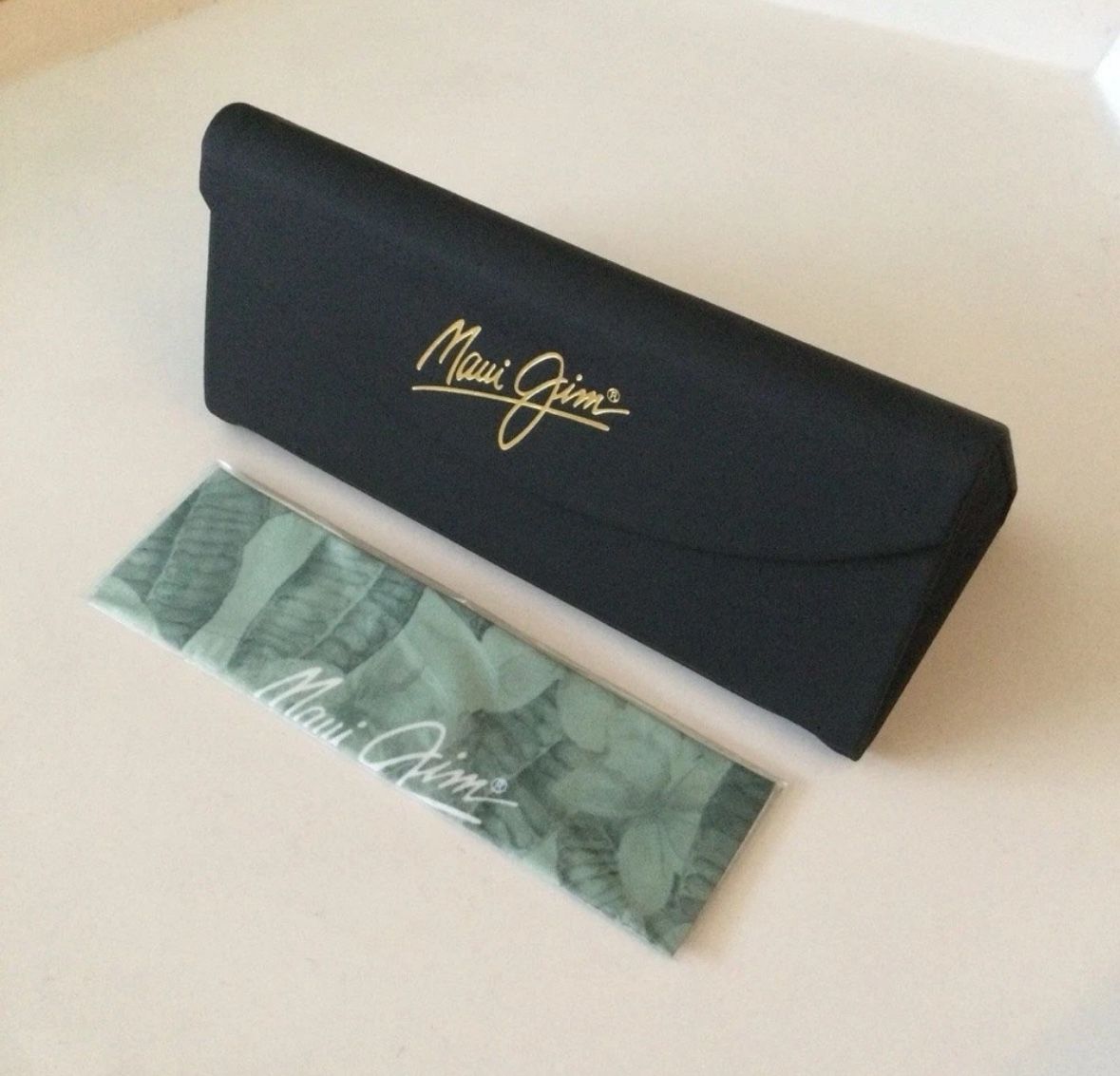 MAUI JIM LARGE FOLDING SUNGLASSES CASE WITH CLEANING CLOTH BLACK NEW