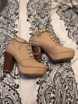 Light brown bootie