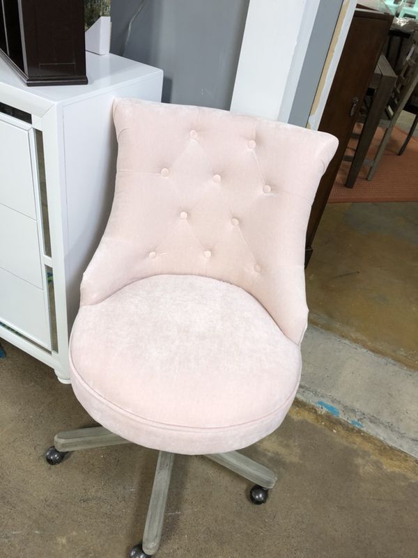 Elsie Upholstered Office Chair Blush For In Indianapolis Offerup