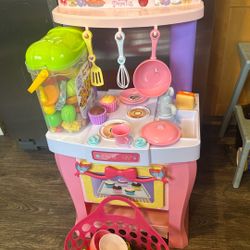Kids Kitchen And Accessories Like New! Tons Of Fun 