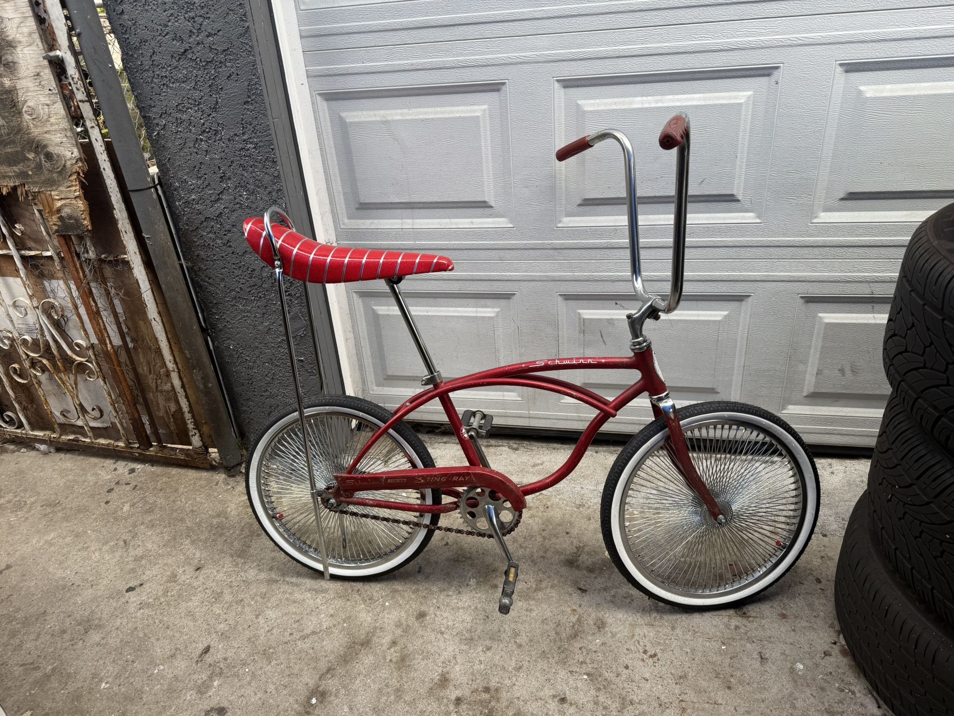 60’s Schwinn Sting Ray - collectors bike 