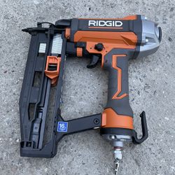 RIDGID 16-Gauge 2-1/2”Straight Finish Nailer 