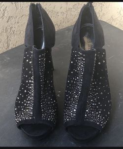 Jennifer Lopez Rhinestone Peep-Toe Booties – Size 8.5