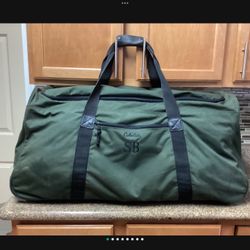 Duffle Bag With Wheels-Cabela’s.           (G)
