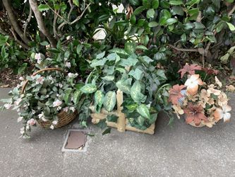 Artificial foliage decor (used)