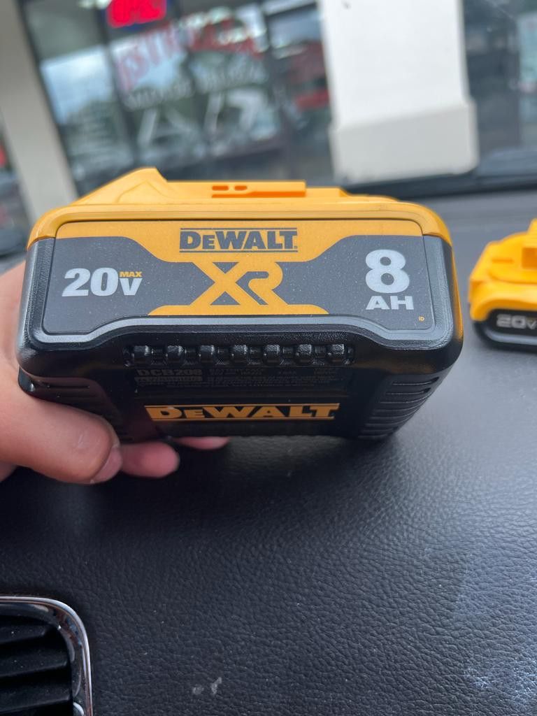 8 HA DEWALT BATERIE 