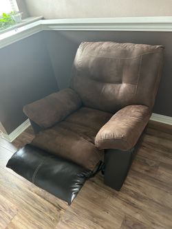 Recliner sofa
