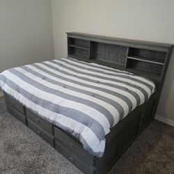 Full size grey day bed.