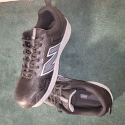 New Balance EVOLVE Slip Resistant Shoes