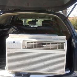 Window AC Unit 