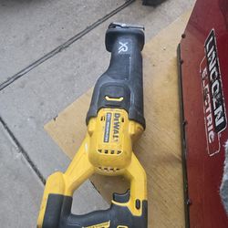 Dewalt saw