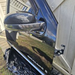 2007  to 2014 Cadillac Escalade Passenger Door With Parts 