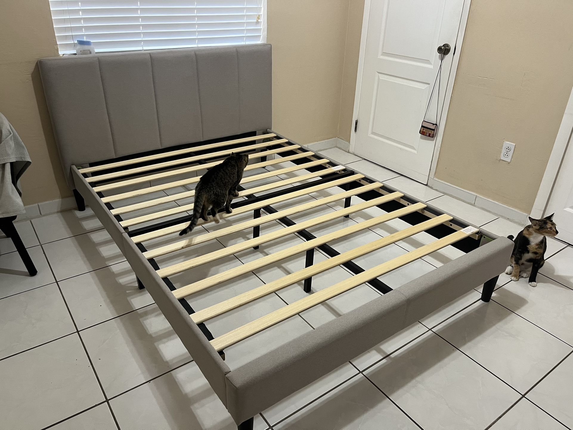 Full Bed Frame Zinus