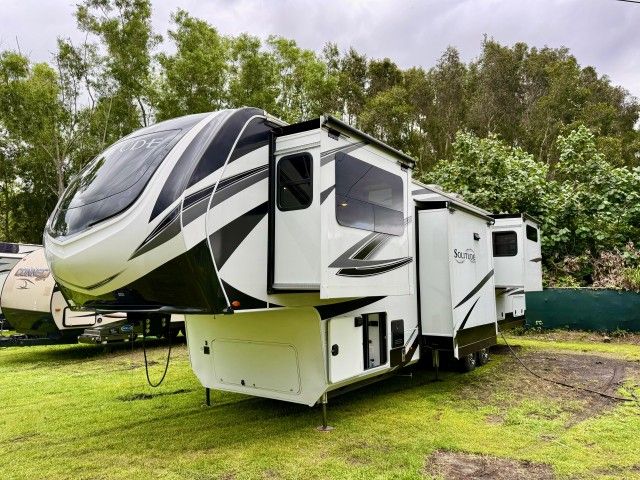 2023 Grand Design Solitude 43 ft