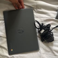 Chromebook ( barley used)