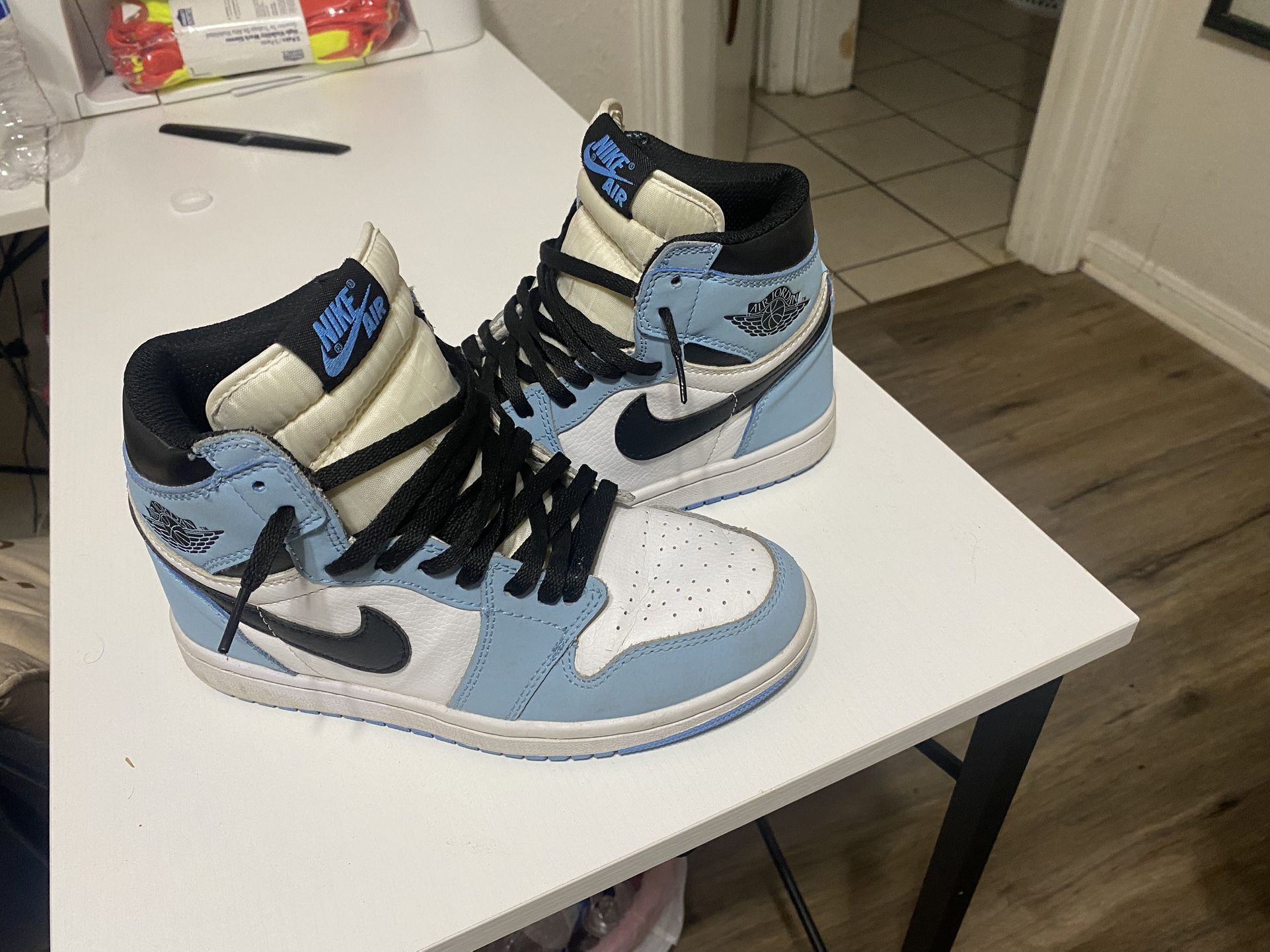 Jordan 1 university blues