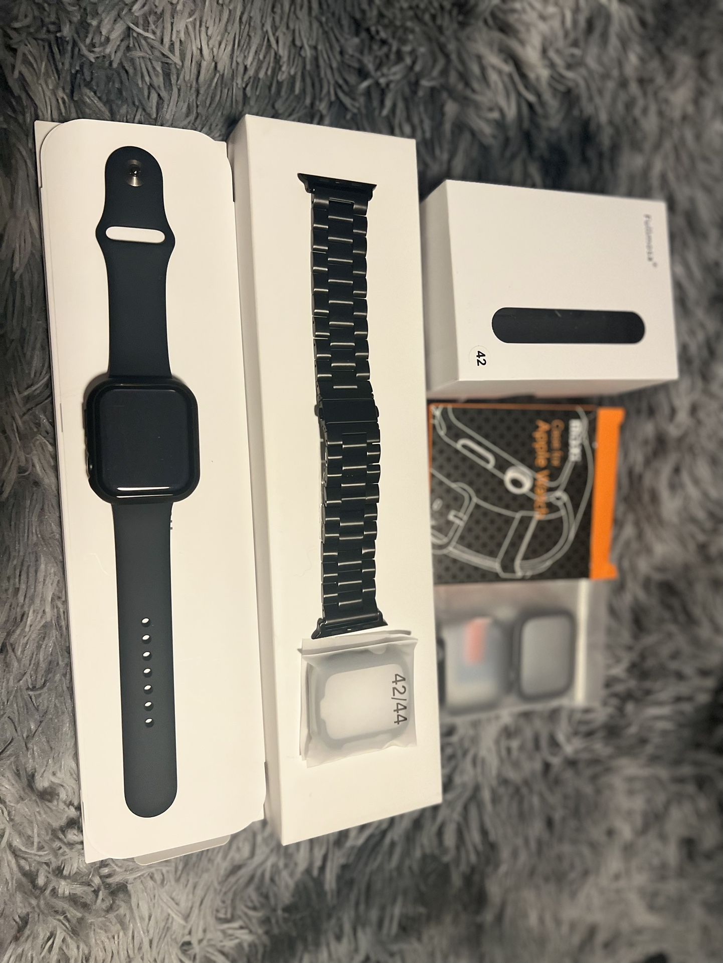 Apple Watch Series 7 45 MM Accessories Included