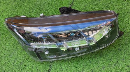 Ford Mustang Mach-E Headlamp Right side (Passenger) 2021 2022 2023 2024 LED OEM