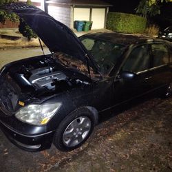 STOLEN 2004 Lexus LS430